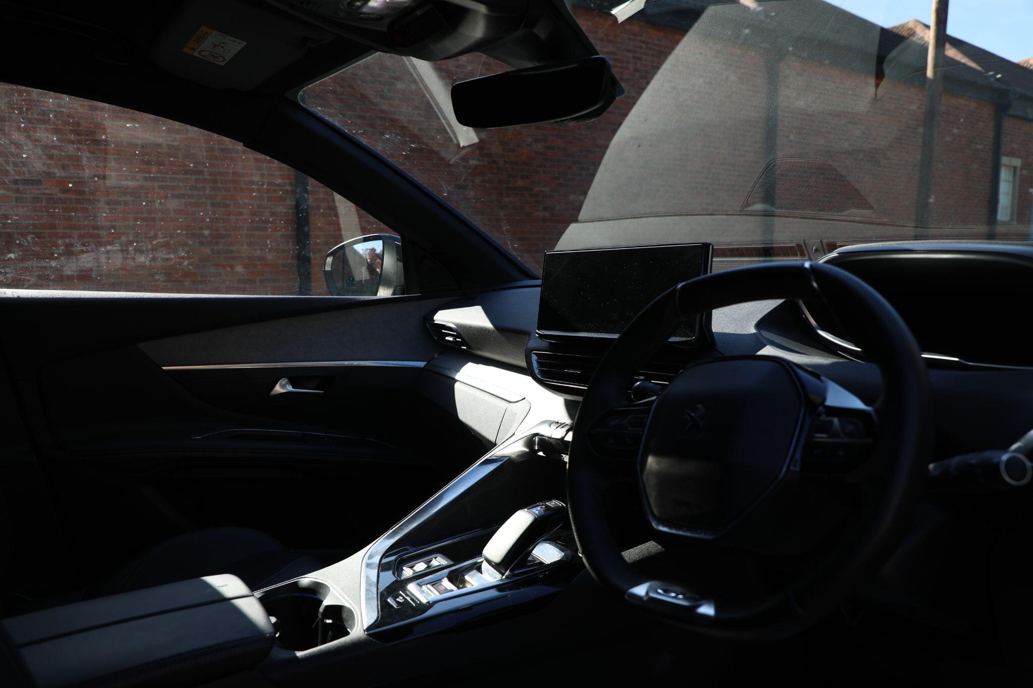 Large vehicle image